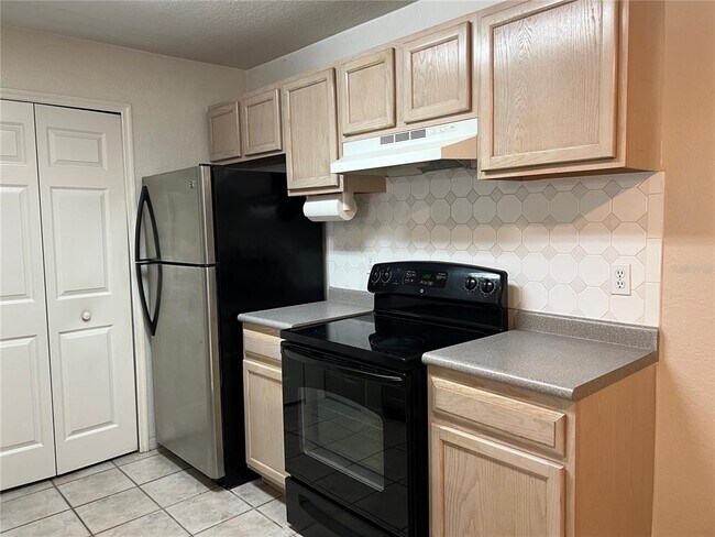 Building Photo - 8915 Latrec Ave