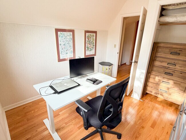 Building Photo - 6841 Crooked Tree Dr