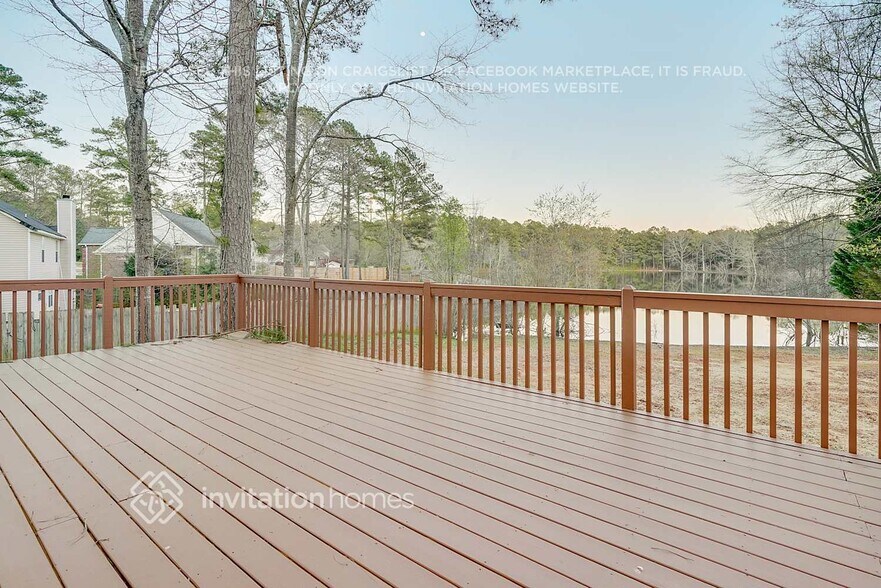 Building Photo - 482 Waterfront Dr