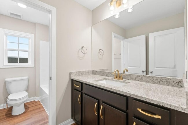 Building Photo - 109 Clearwater Dr