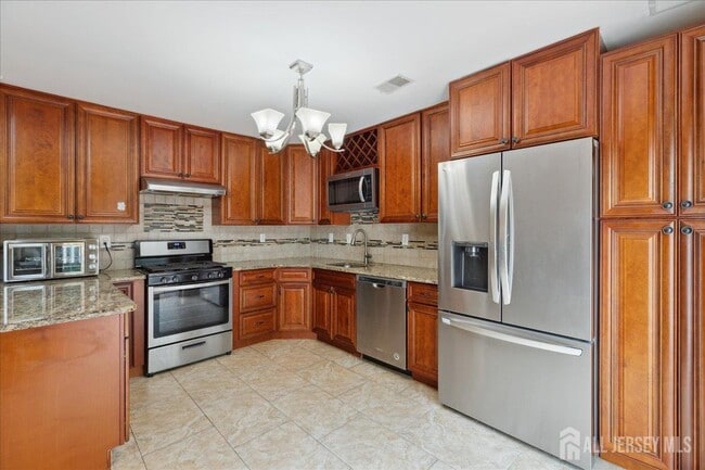 Building Photo - 302 Berkshire Dr