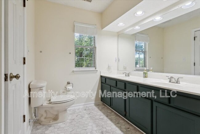 Building Photo - 1628 Willow Cv