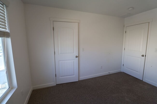 Building Photo - Beautiful Legacy Farms Home
