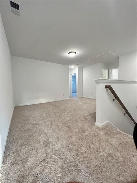 Building Photo - 6075 Handley Dr