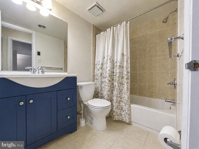 Building Photo - 10204 Bushman Dr