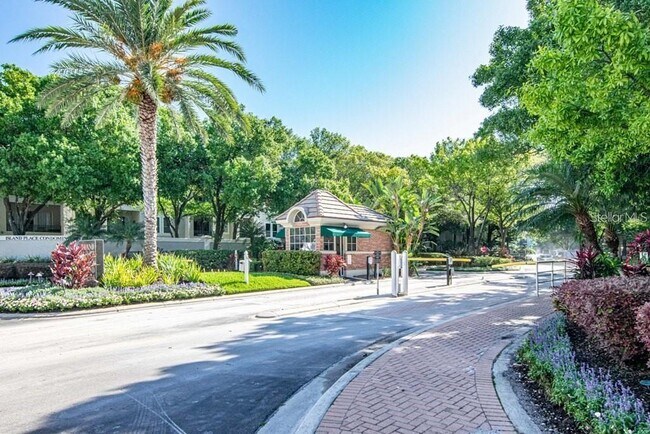 Building Photo - 910 Normandy Trace Rd