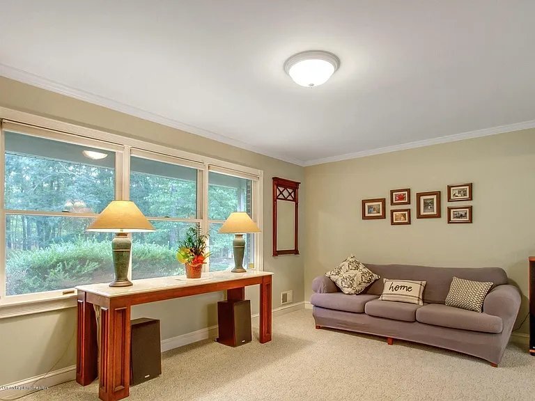 Building Photo - 70 Bowman Rd