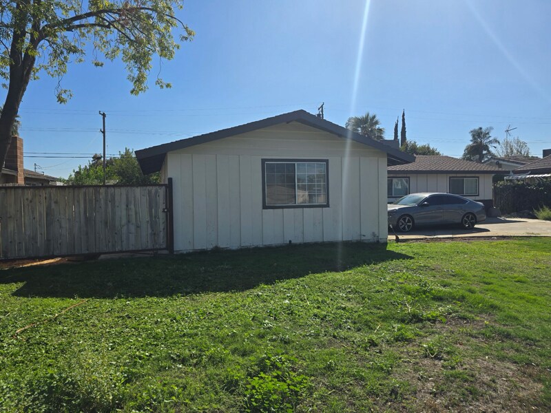 Building Photo - 3801 Bianchi Way