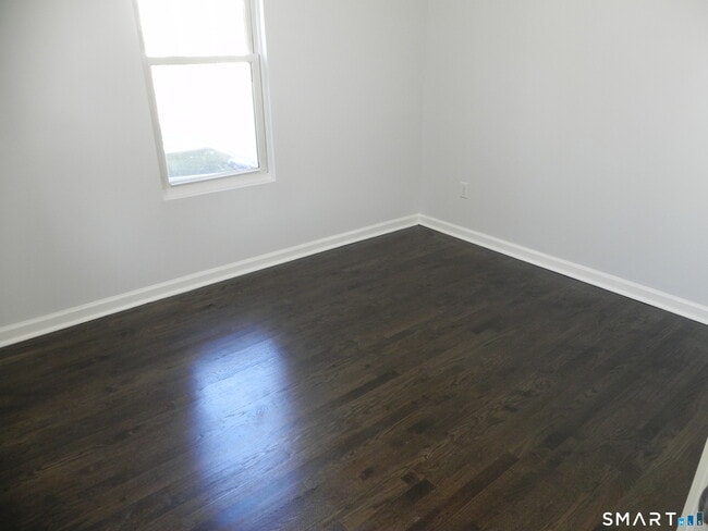 Building Photo - 10 Hawkins Ave