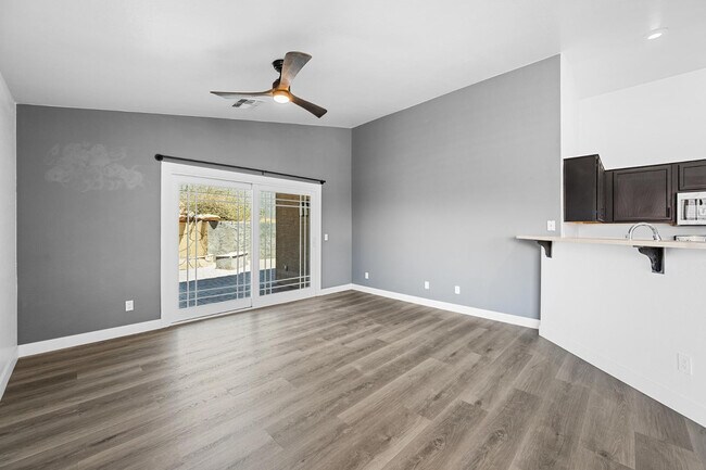 Building Photo - 22994 W Solano Dr