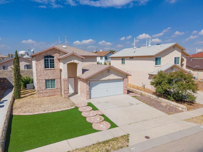 Building Photo - 2405 Tierra Humeda Dr