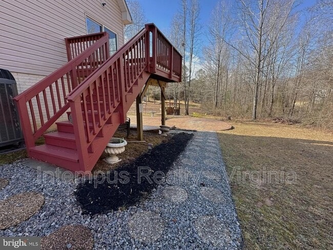 Building Photo - 41 Rainwater Ln