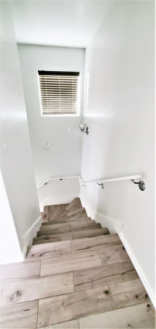 Building Photo - 701 E. 4th St.