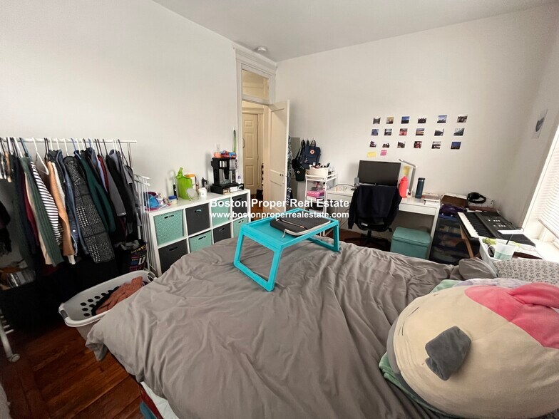 Building Photo - 50 Charlesgate E