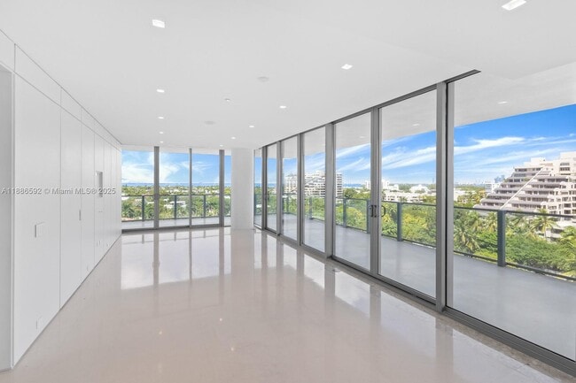 Building Photo - 350 Ocean Dr
