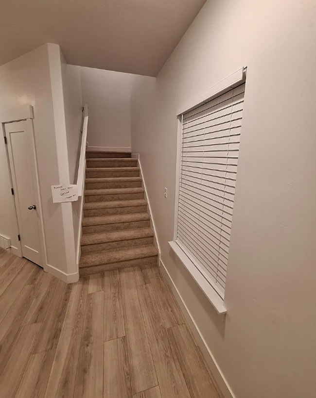 Building Photo - 4 bedroom/2.5 bathroom Townhome in Eagle Mountain