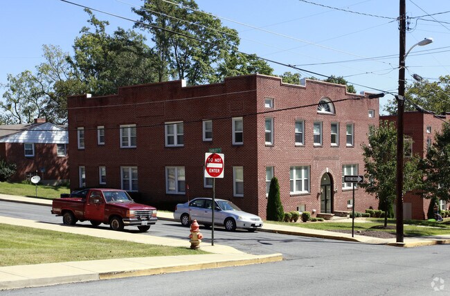 Building Photo - Cork Street Apartments