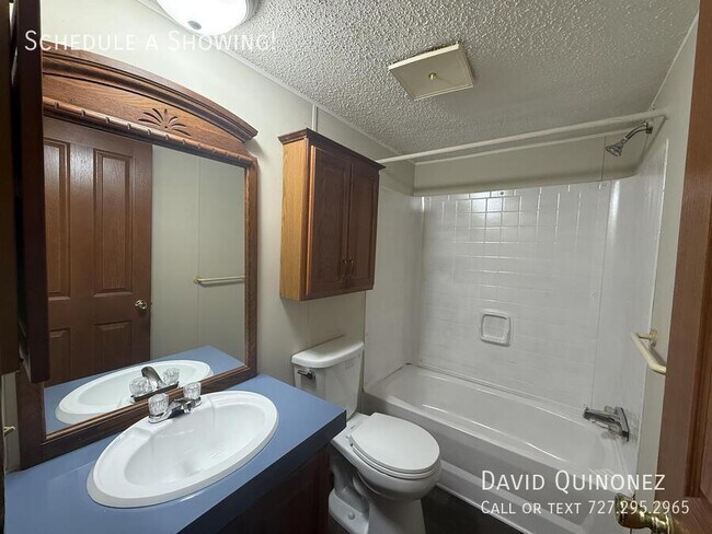 Building Photo - 6706 Country Ln
