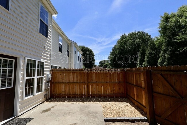 Building Photo - 801 Sweet Tessa Dr