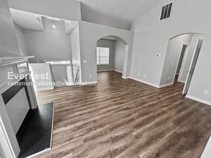 Building Photo - 4095 Robin Cir