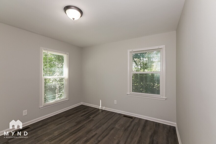 Building Photo - 4726 Dawnwood Dr
