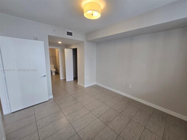 Building Photo - 117 SW 10th St