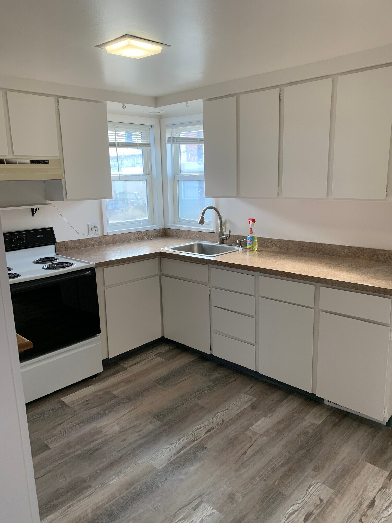 Building Photo - 2719 8th Ave N