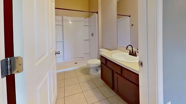 Building Photo - FIRST MONTH FREE OF RENT IF MOVE IN BY JUN...