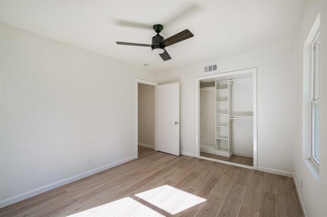 Building Photo - 9419 Campbell Rd