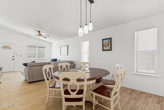 Building Photo - 11853 Auburn Sands Dr