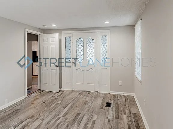 Building Photo - 632 Seymour Dr