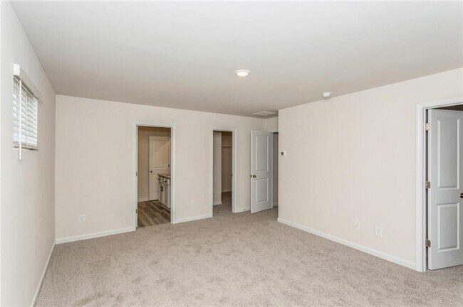 Building Photo - 628 Mackenzie Cv