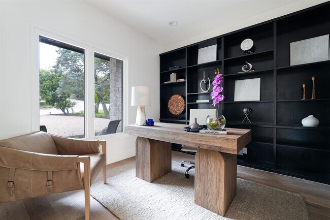 Building Photo - 1716 Bartoncliff Dr