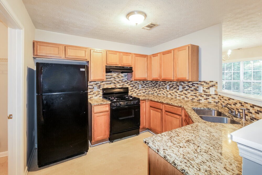 Building Photo - 740 Shadow Lake Dr