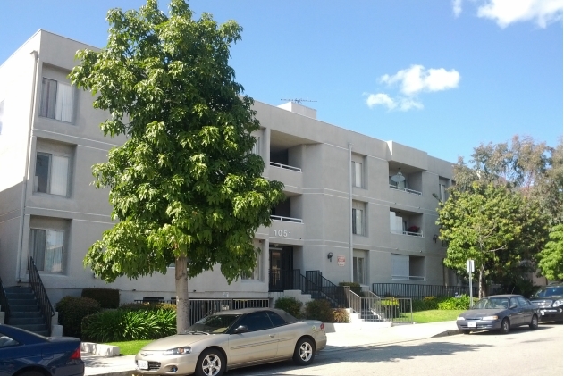 Building Photo - Justin Manor