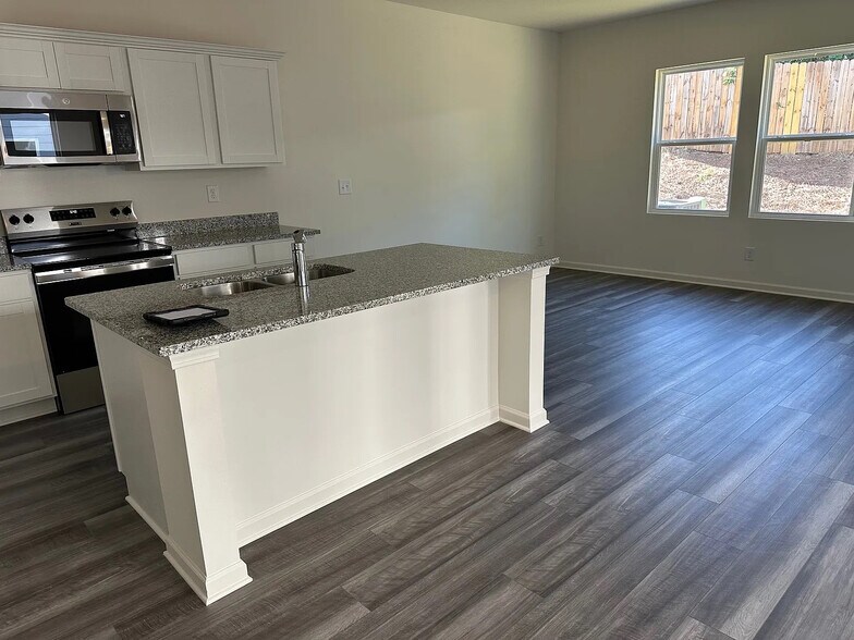 Building Photo - Room in Townhome on Elowen Ln