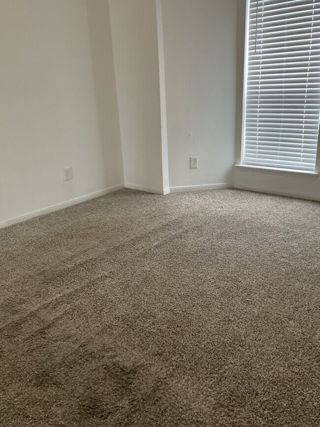 Building Photo - 12400 Brookglade Cir