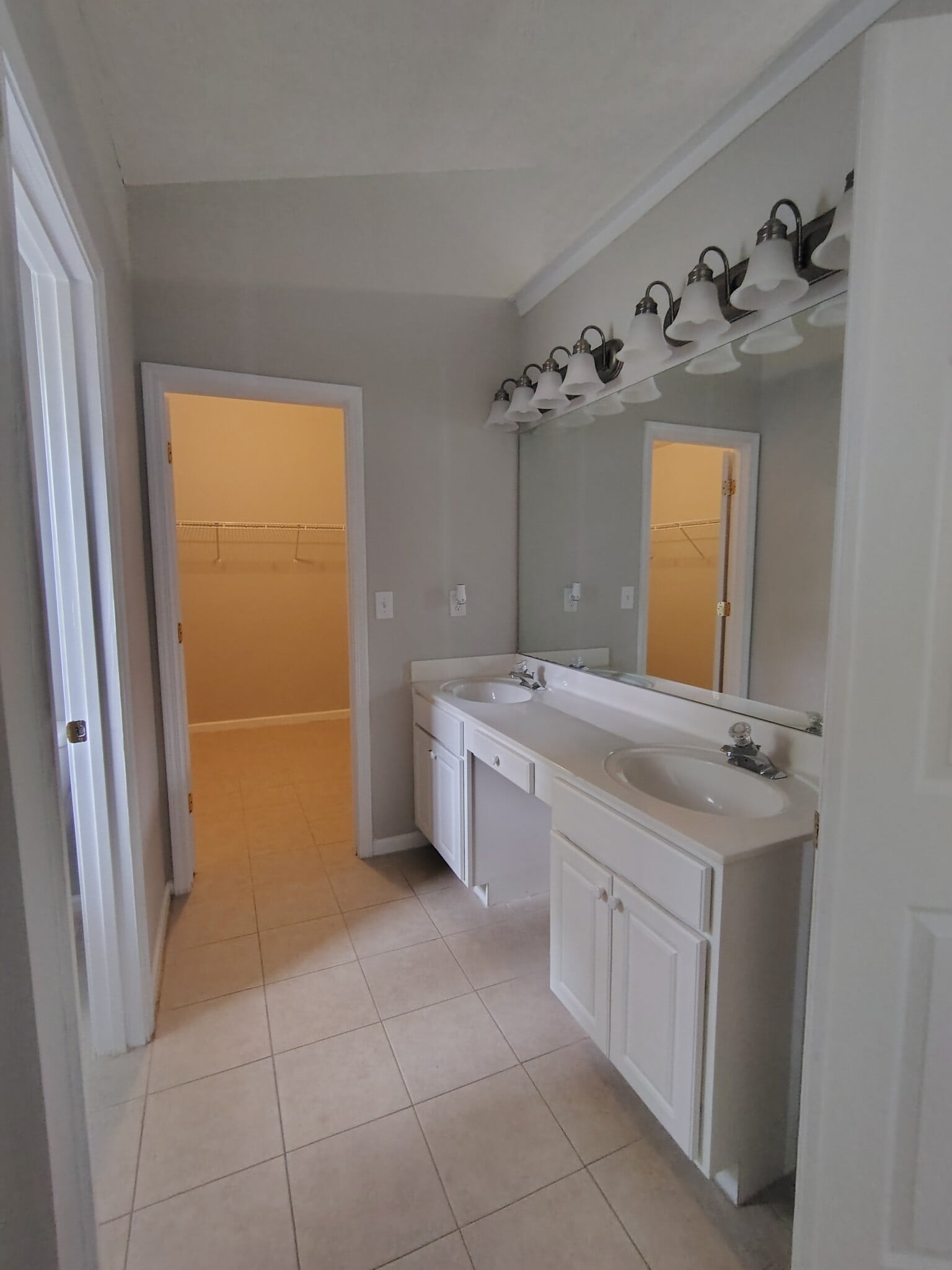 Master bathroom - 5679 Post Mill Ct