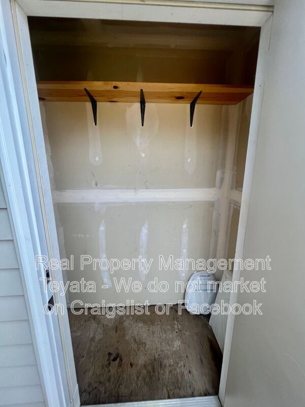 Building Photo - 2824 Valencia St