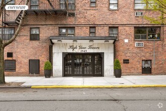 Building Photo - 2545 Sedgwick Ave