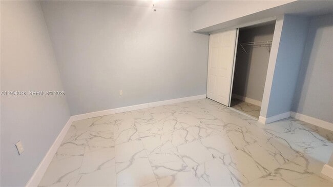 Building Photo - 8613 Beekman Dr