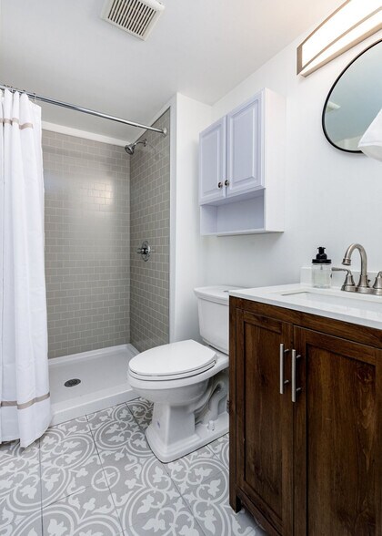 Building Photo - 4423 Vance Ave