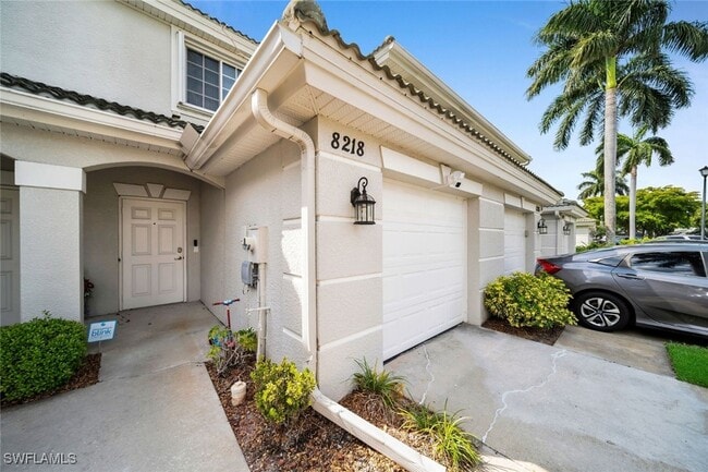 Building Photo - 8218 Pacific Beach Dr