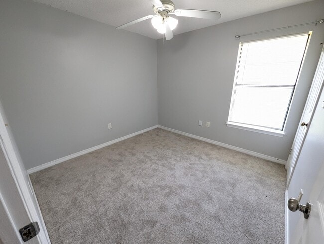 Building Photo - 2236 Prytania Cir