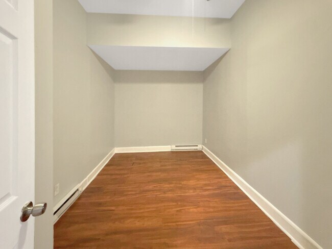 Building Photo - 1812 McCulloh St