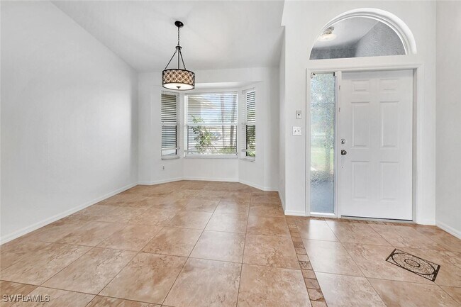 Building Photo - 1094 Grove Dr