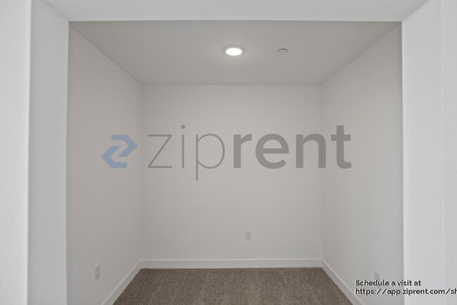 Building Photo - 426 Gold Coast Rd