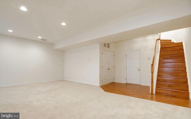 Building Photo - 25859 Kirkwood Square