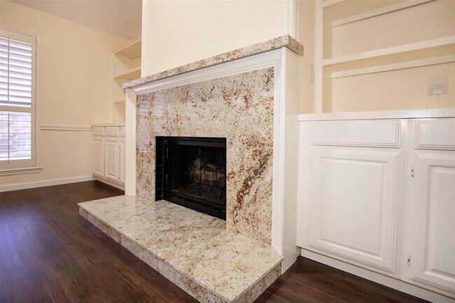 Building Photo - 14330 Little Willow Walk