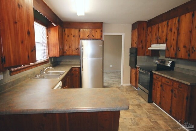 Building Photo - 4639 Santa Rosa Dr